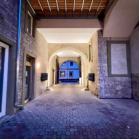 Alte Brauerei Mit Flair: Altstadt - Parkplatz - Kaffee Kitzingen Bagian luar foto
