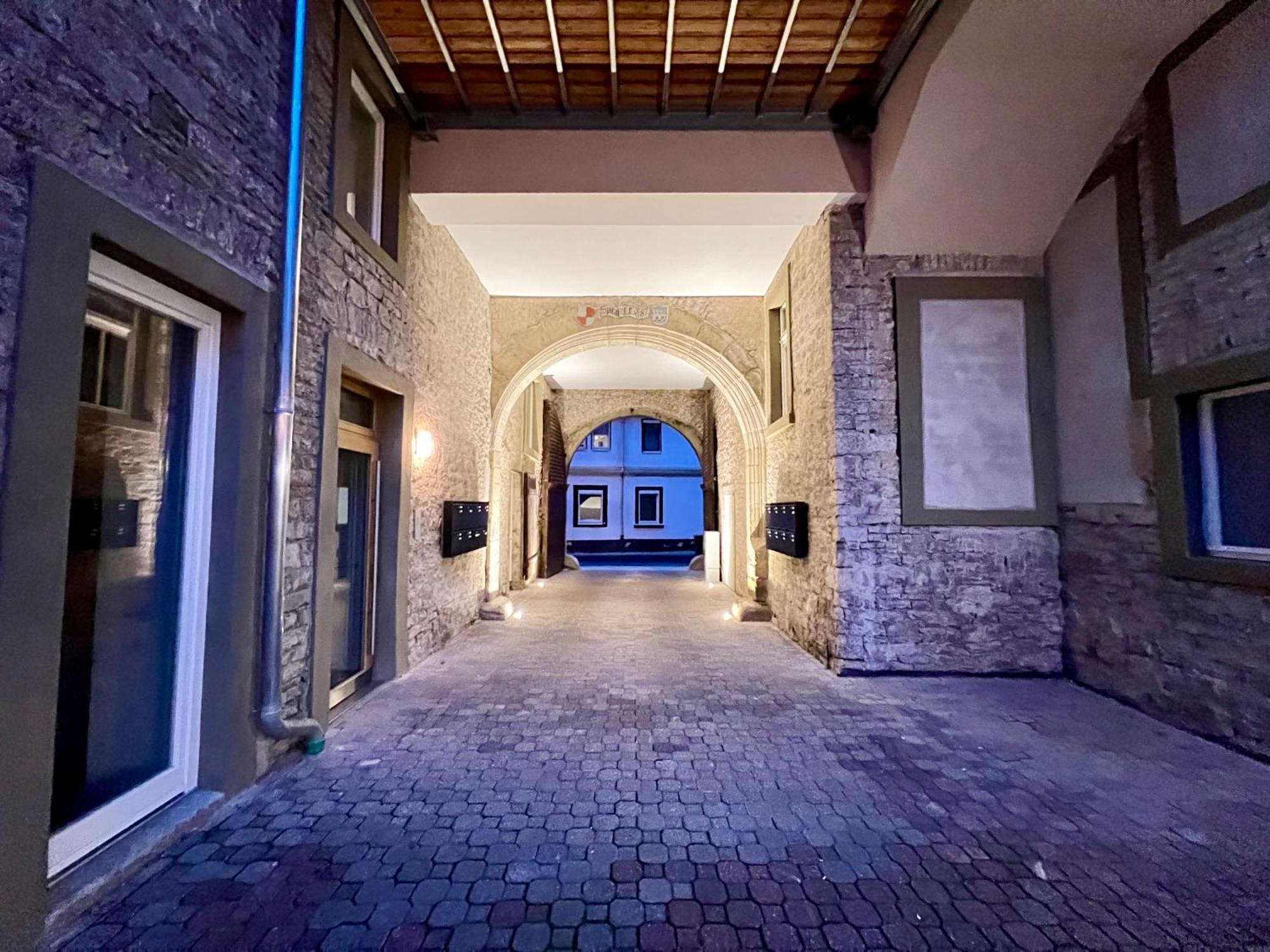 Alte Brauerei Mit Flair: Altstadt - Parkplatz - Kaffee Kitzingen Bagian luar foto